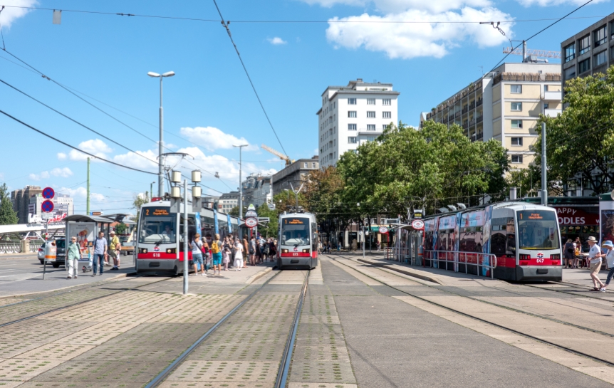 Diverse Linien treffen einander am Schwedenplatz