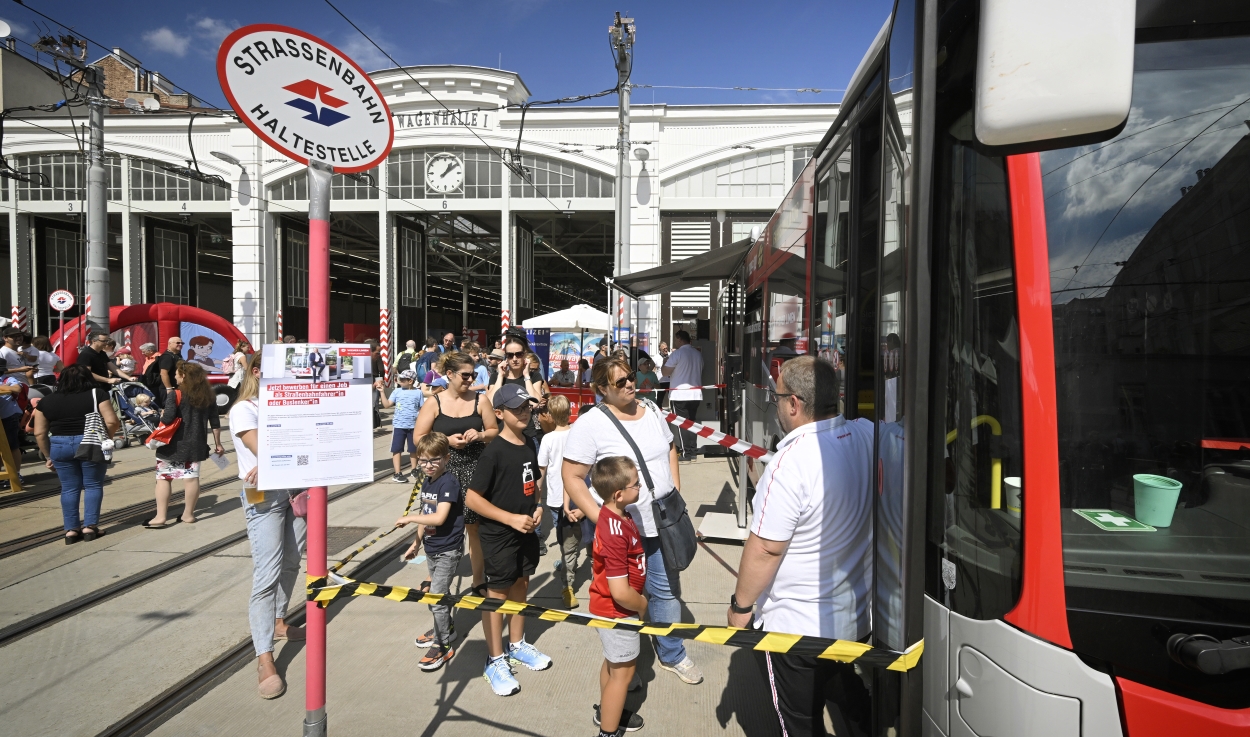 Tramwaytag 2022 am Bahnhof Brigittenau