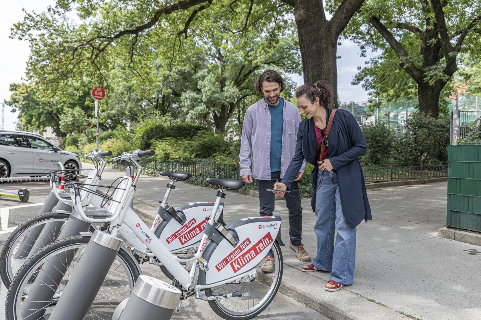 Mittels App wird die Ausleihe der WienMobil Räder gestartet. 