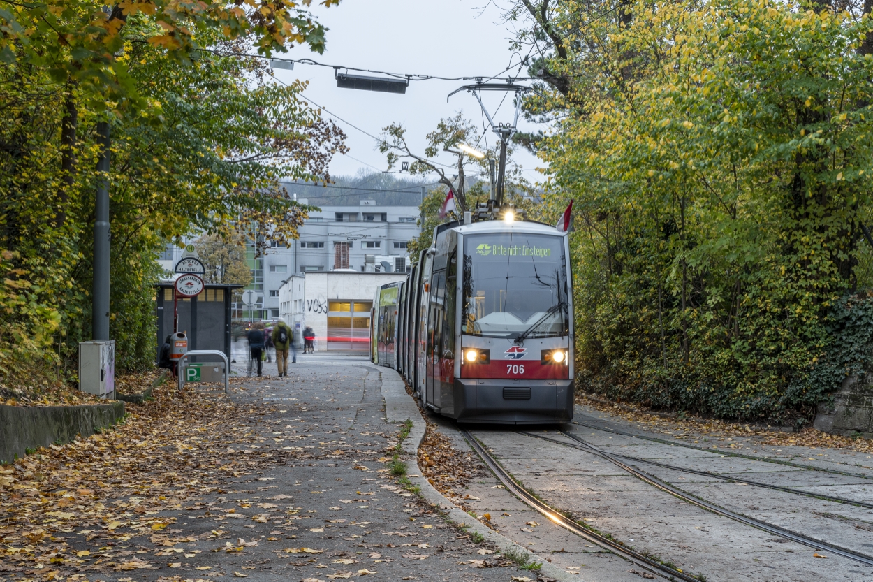 Die Linie 49 in der End und Anfangsstelle Hütteldorf