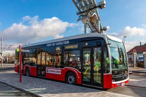 E-Bus 71b Zentralfriedhof Tor 3