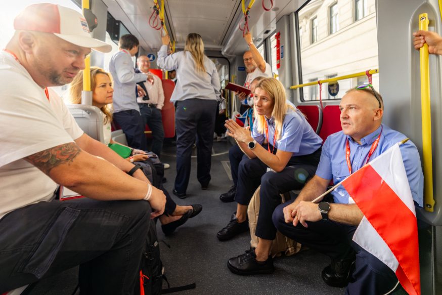 Die Teams beim letzten Training vor der TRAM-WM